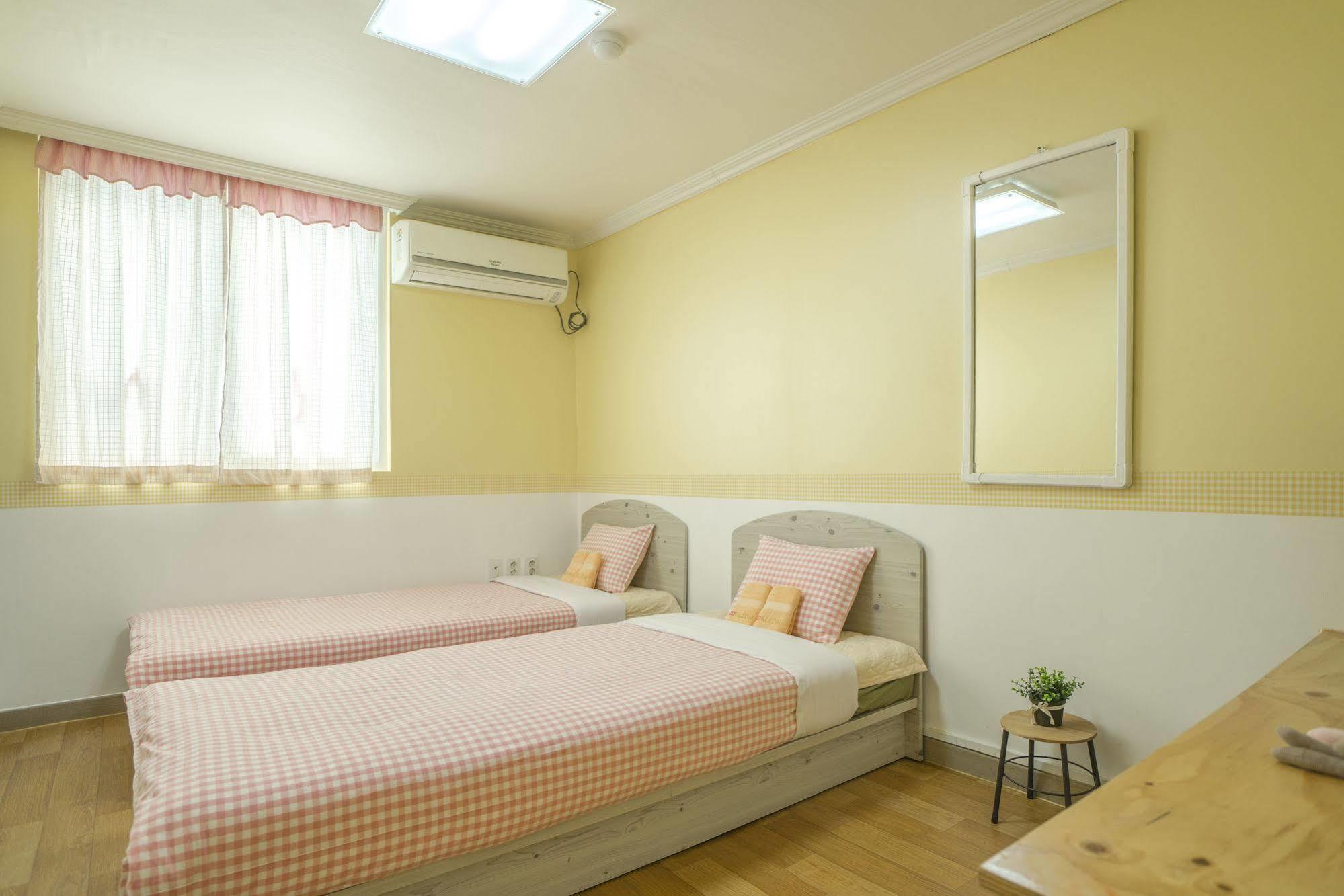 Dalkom Myeongdong Guesthouse Seoel Buitenkant foto